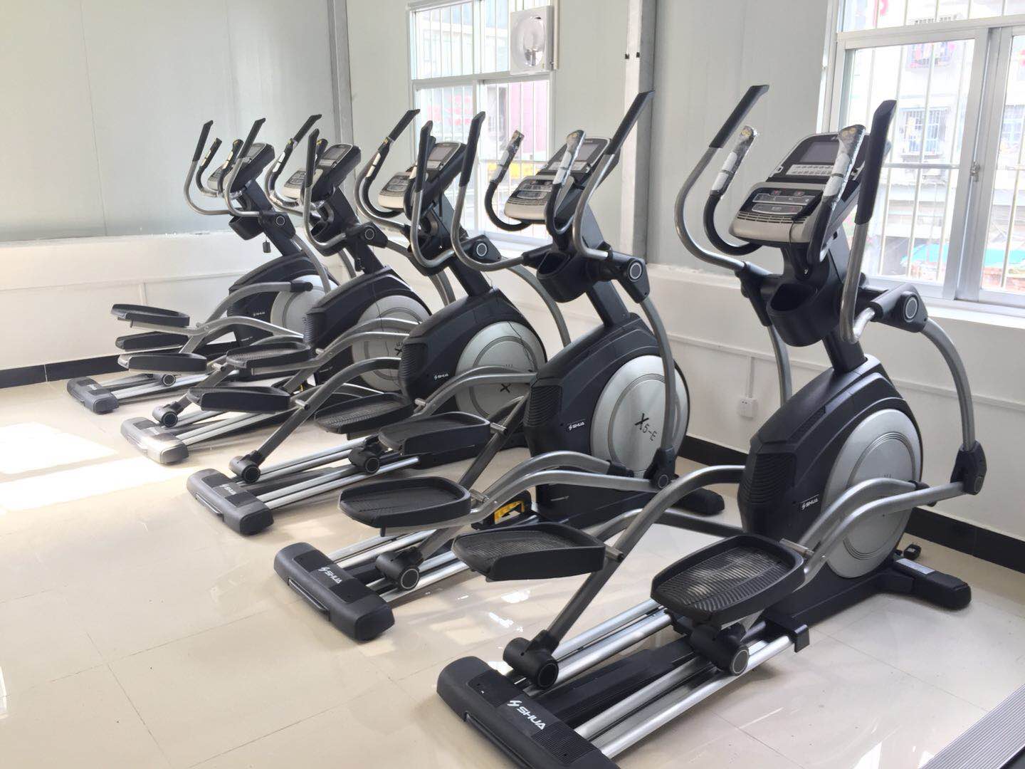 健身器材-广西第一人民医院职工健身房